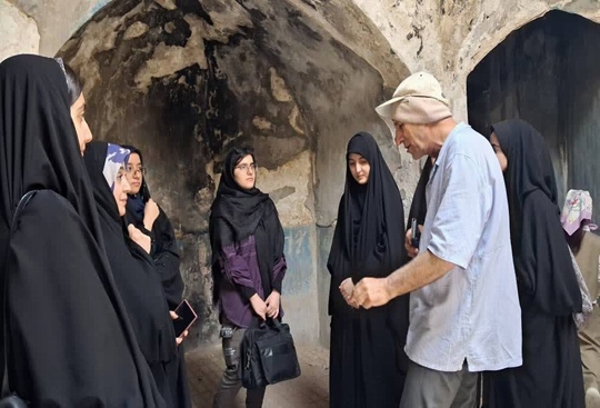 اردوی اعضای کارگروه دختران نوجوان شهرستان چناران در شهر تاریخی رادکان